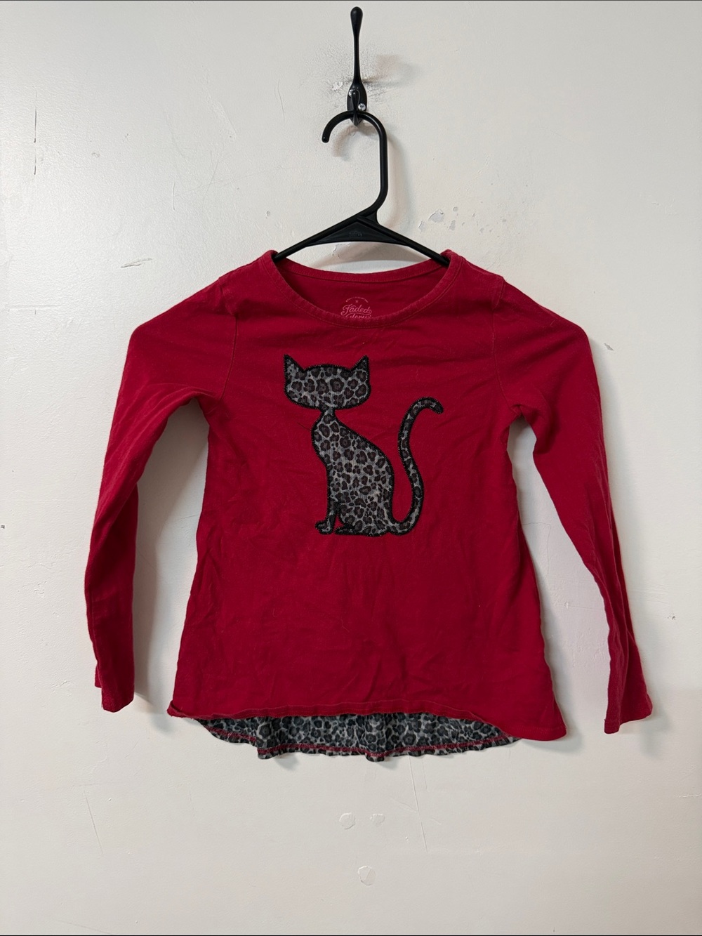 Faded Glory Red Long-Sleeve Top with Leopard Cat Graphic Y2K